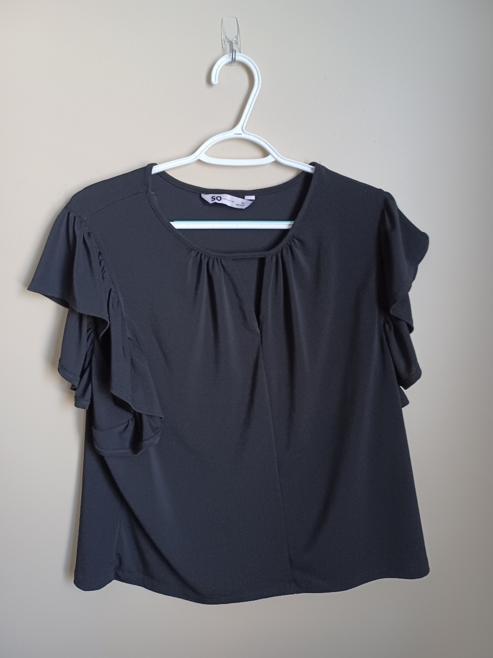 Women's Size XL SO Black Polyester Spandex Short Sleeve Shirt V Cut Top Blouse